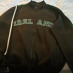 Zippered sweatshirt. Ireland theme